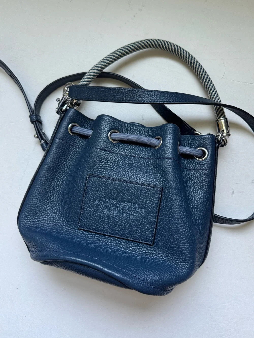 Marc Jacobs The Learher Bucket Bag - Picture 13 of 16